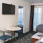 Samhil Motor Lodge